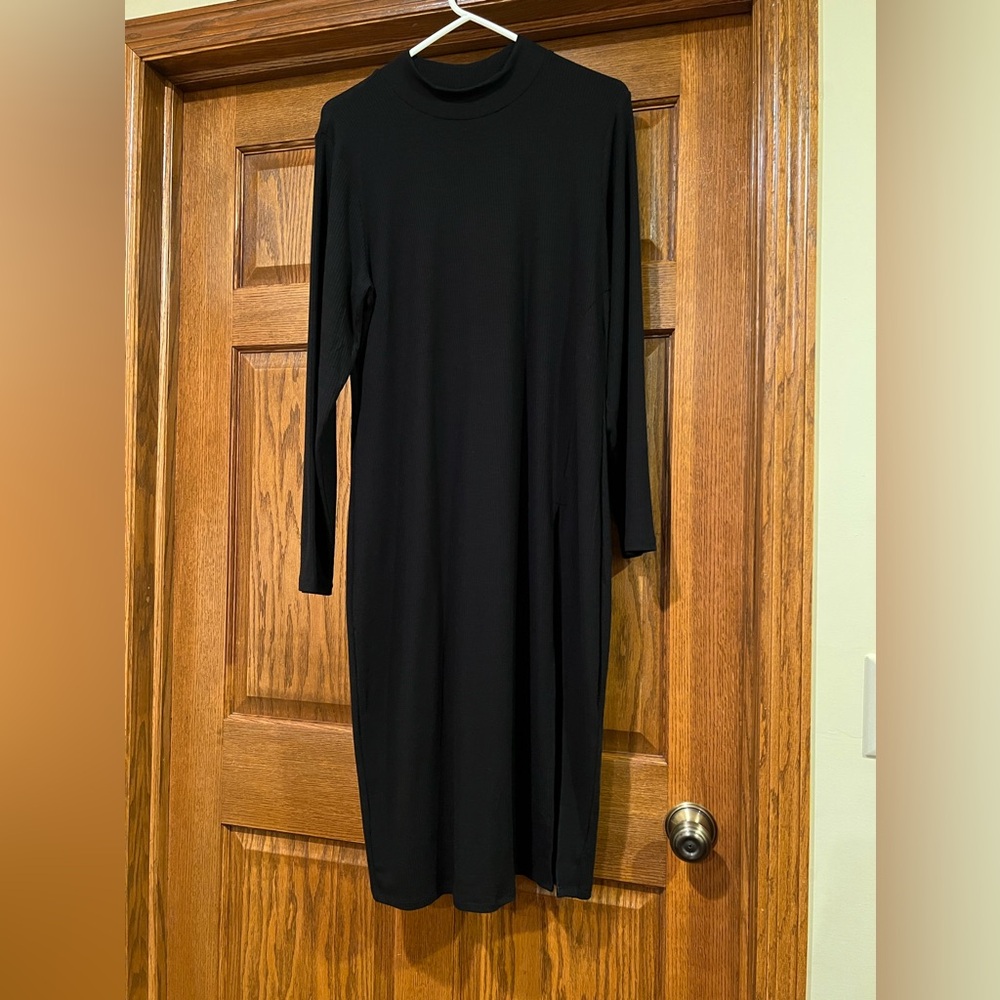 Torrid Fitted Super Soft Ribbed Mock Neck Asymmetrical Hem Top